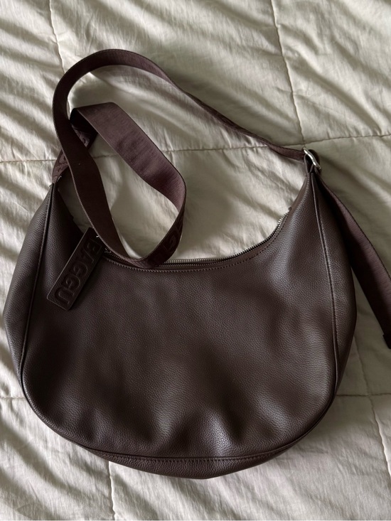 BAGGU Handbags - Baggu Medium Crescent Bag- Recycled Leather